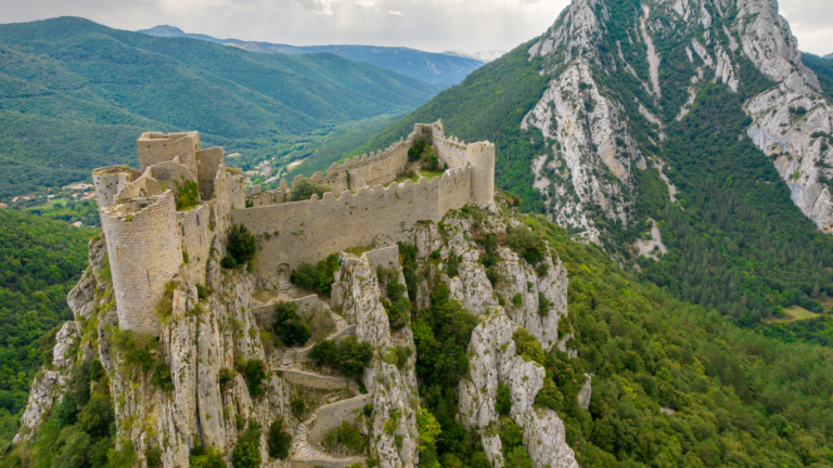 chateaux fortifications defenseurs aude.png